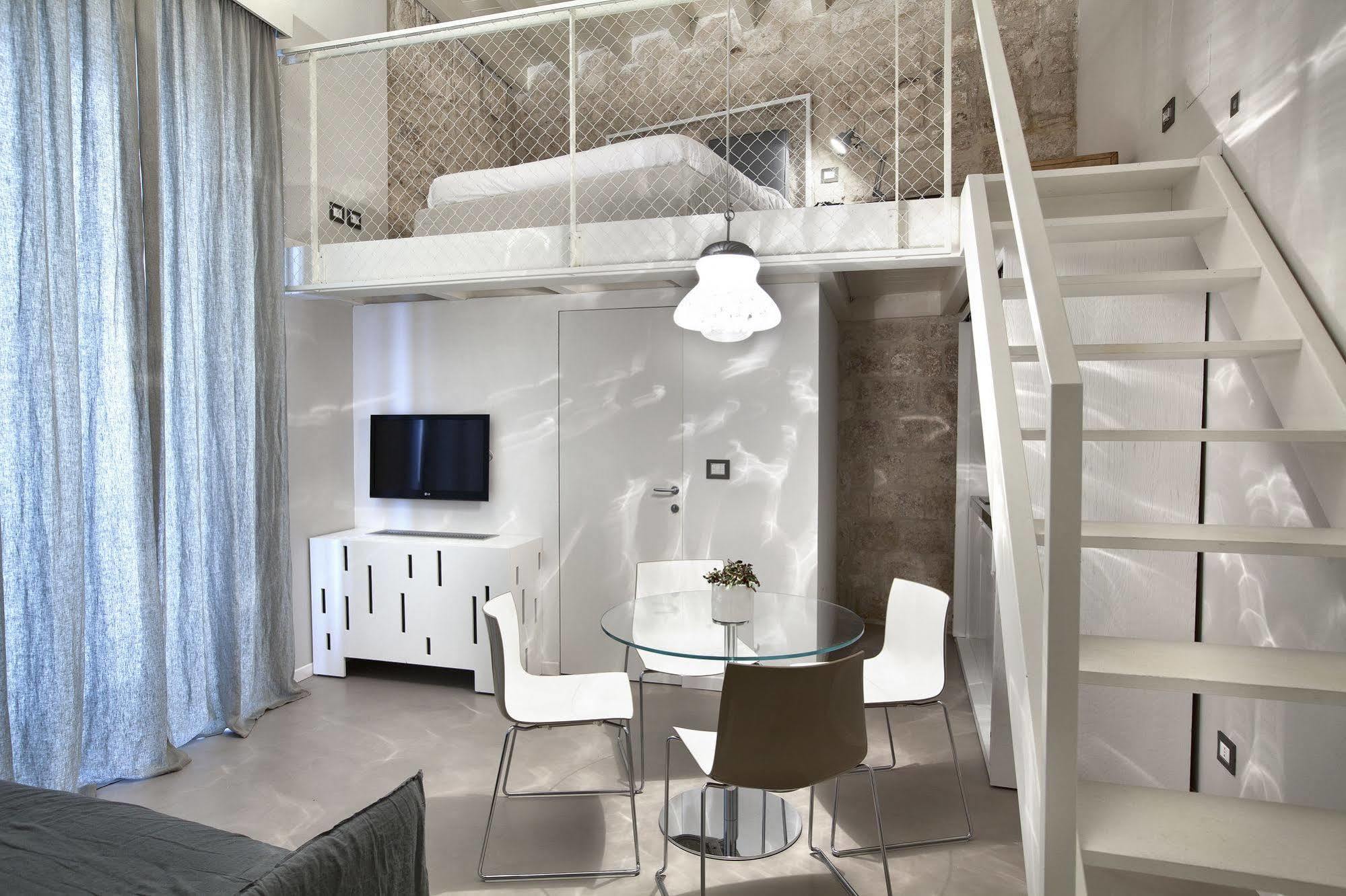 Palazzo Calo Aparthotel Bari Bagian luar foto