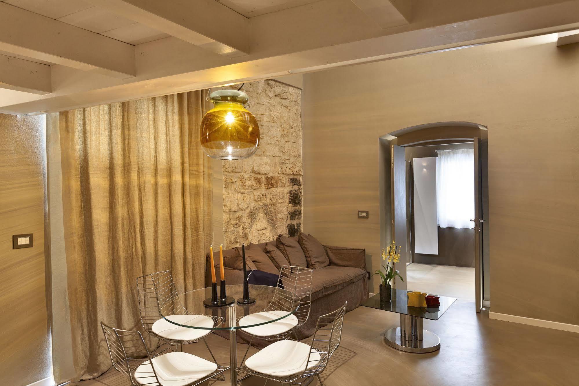 Palazzo Calo Aparthotel Bari Bagian luar foto
