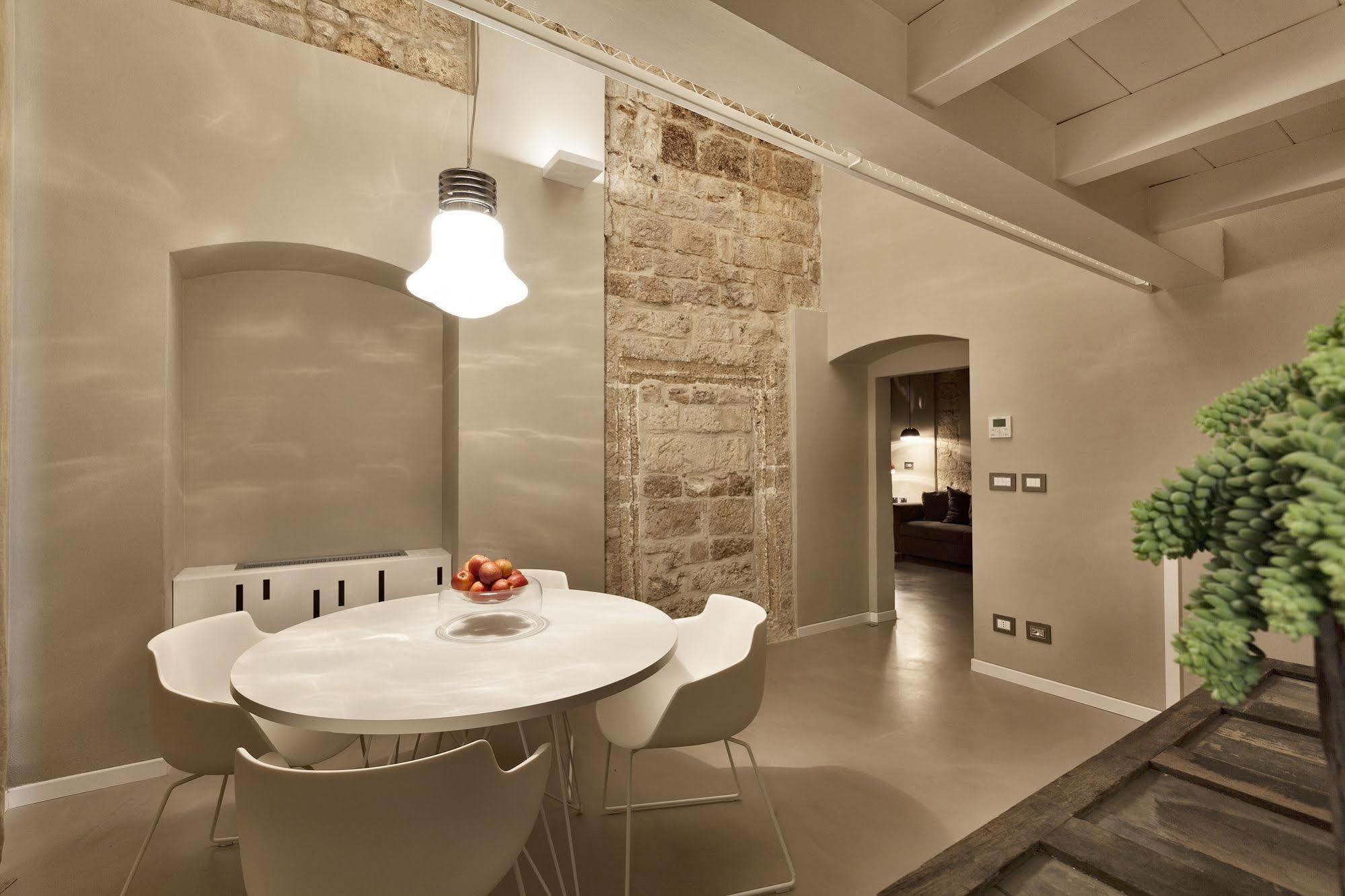 Palazzo Calo Aparthotel Bari Bagian luar foto